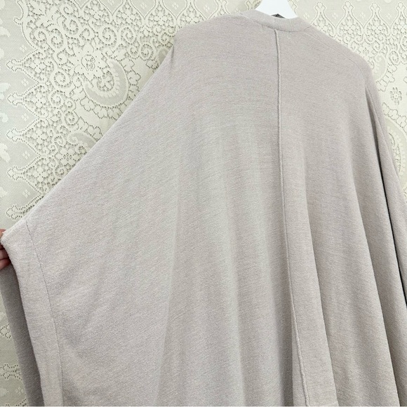 Barefoot Dreams Style 922 Cozychic Ultra Lite Knit Circle Shrug Wrap OS - Picture 6 of 9